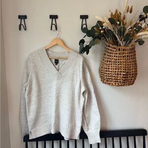 GAP Soft Knit V-Neck Sweater in Cream
